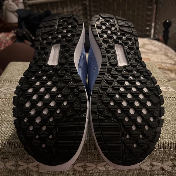 Women's Adidas Ultimashow Athletic Shoes Size 6 White & Blue - Picture 9 of 9